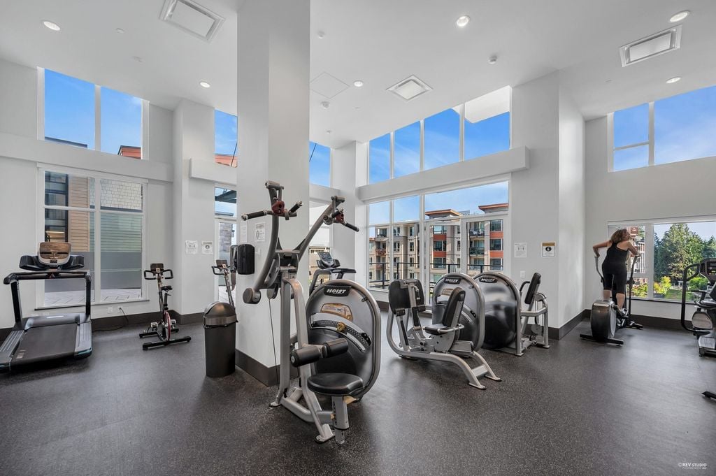 1210 E 27th St, #601