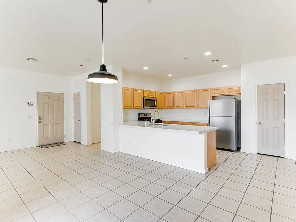 4437 Dover Straight St Unit 10