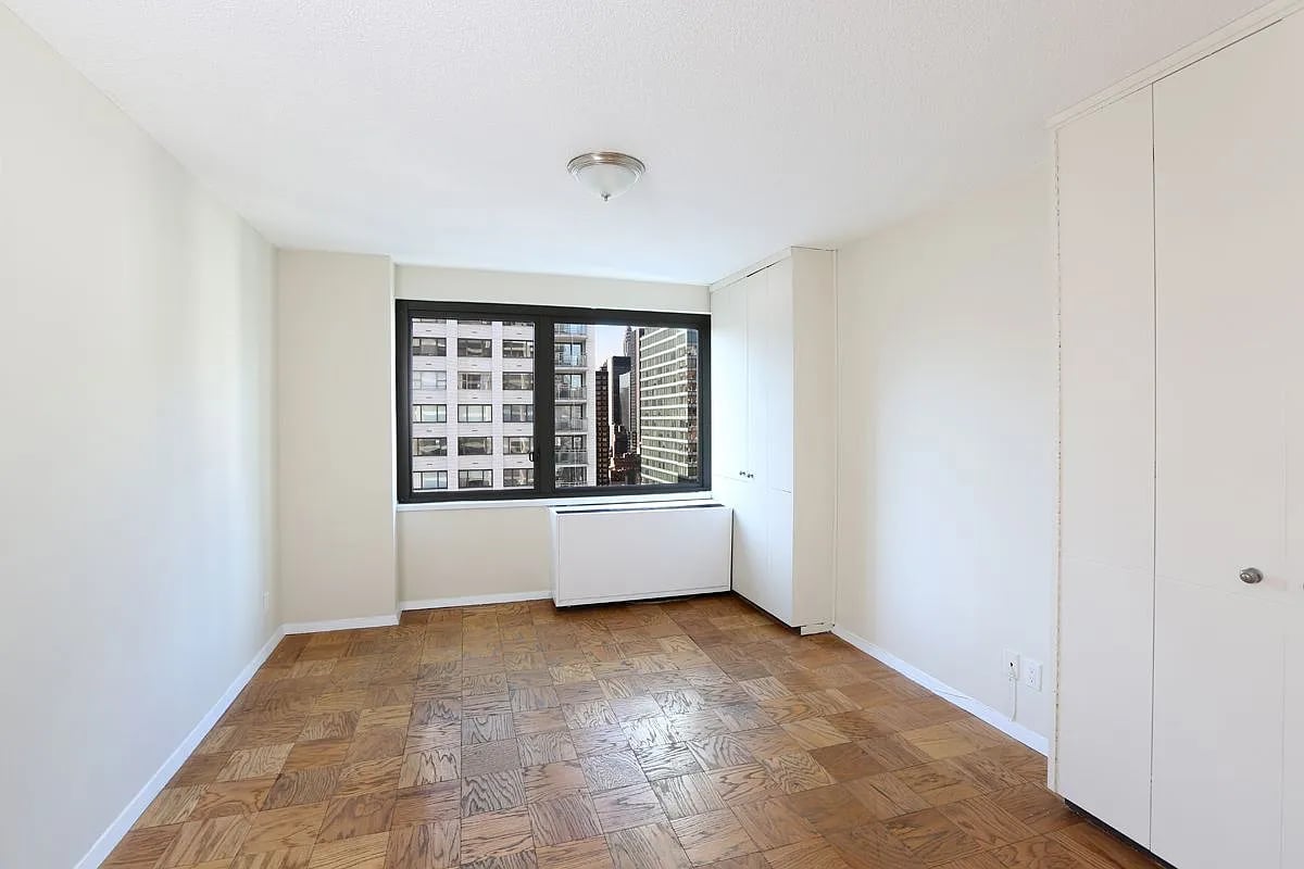 300 East 59th St, #1801