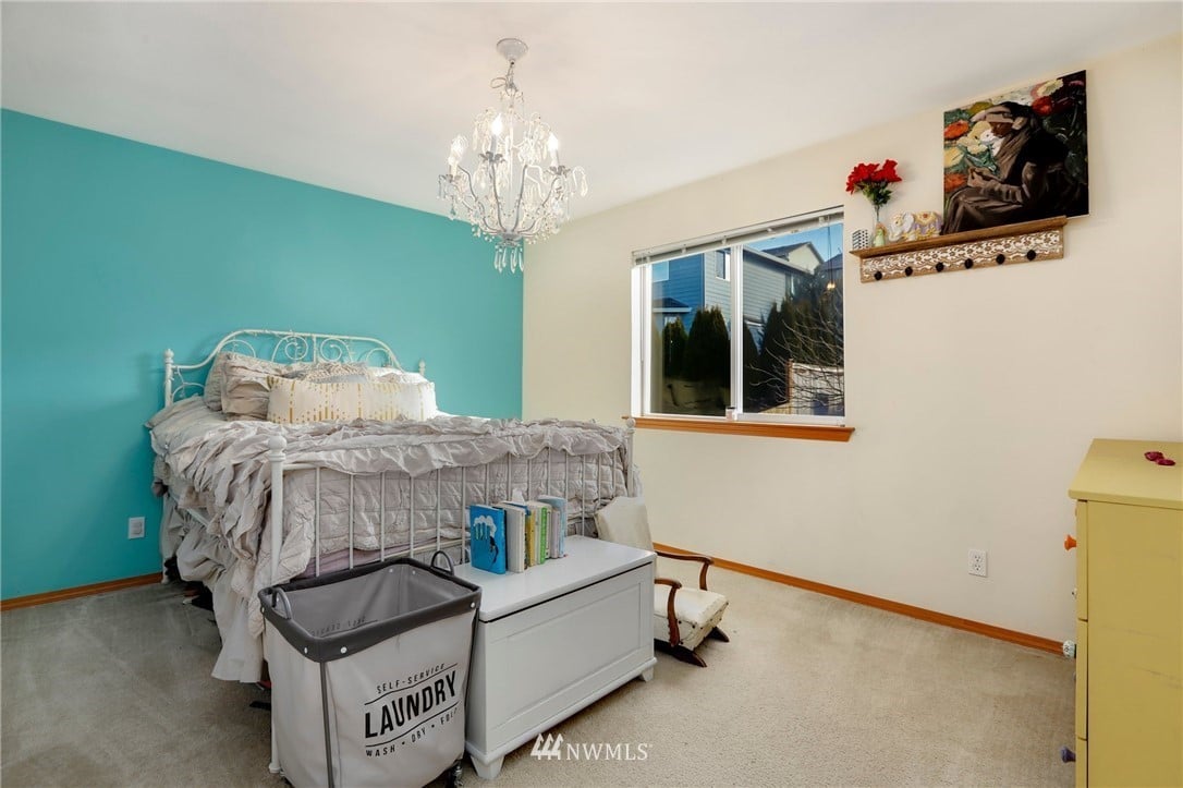3413 68th Dr NE