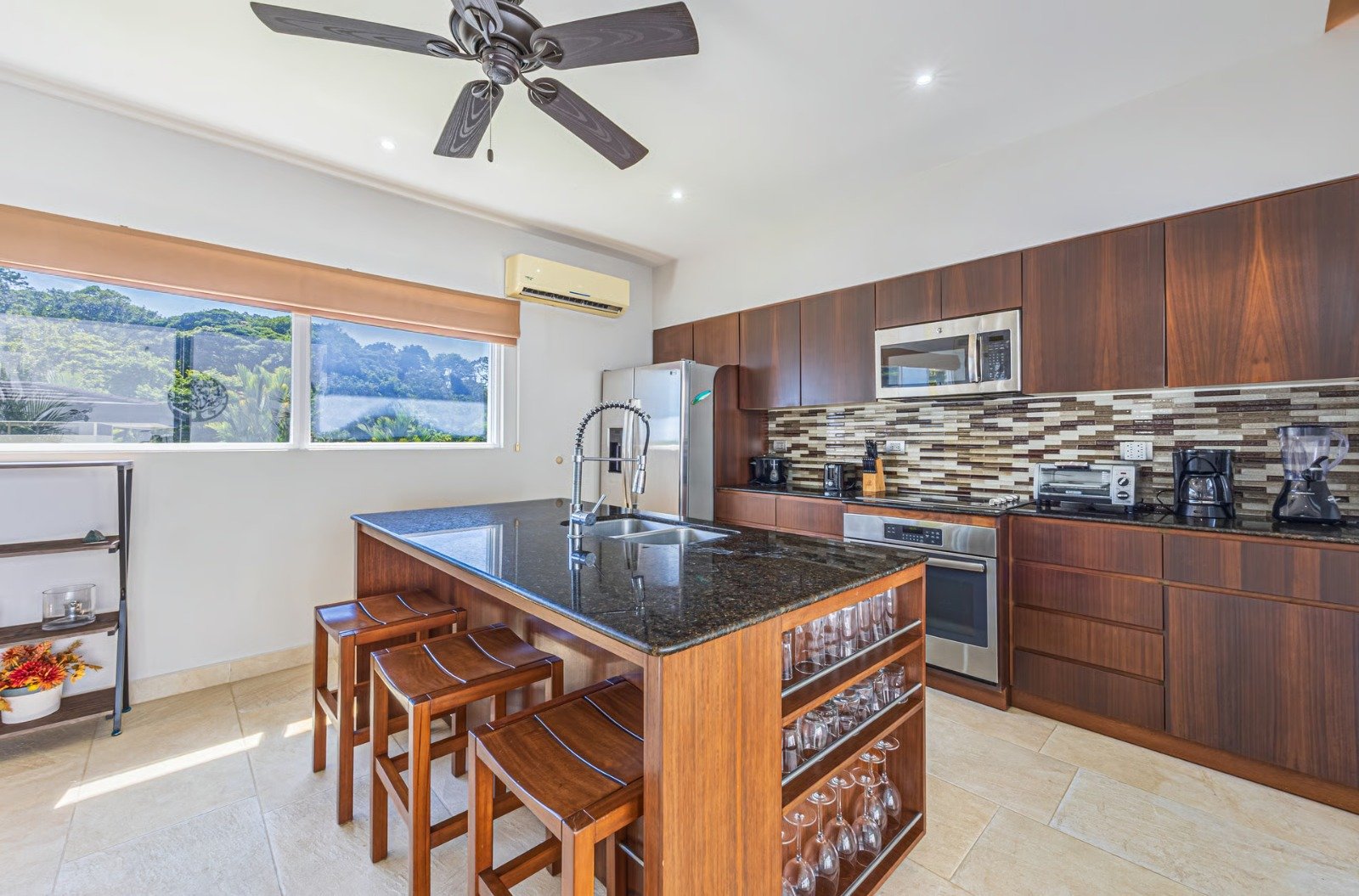 3-Bedroom Villa Within Walking Distance to Playa Hermosa