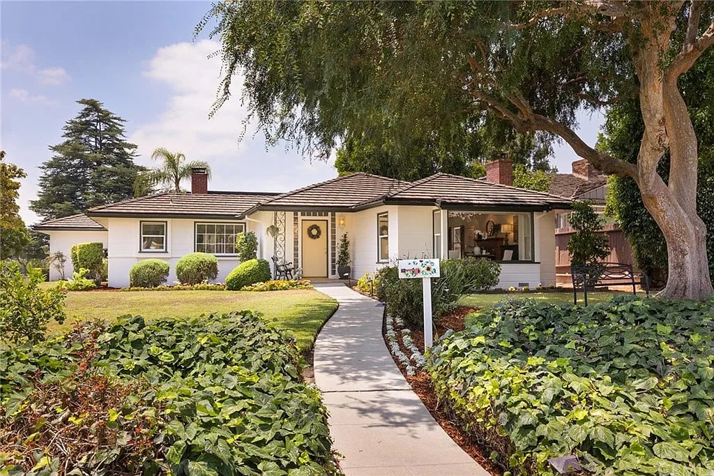 1100 La Rosa Rd