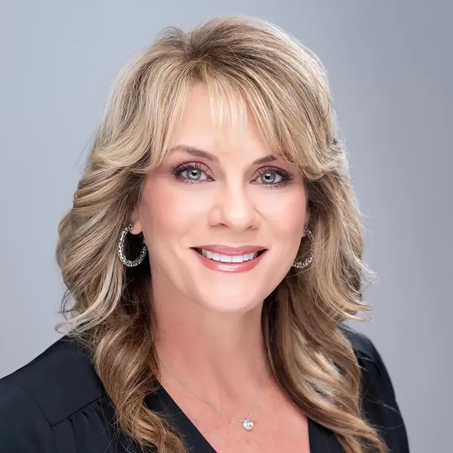 Tina Mills Mandeville, LA Real Estate Agent Headshot