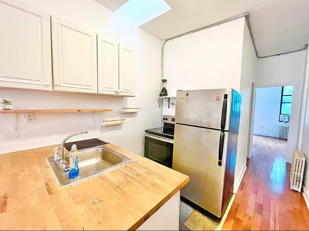 369 Menahan Street #1R