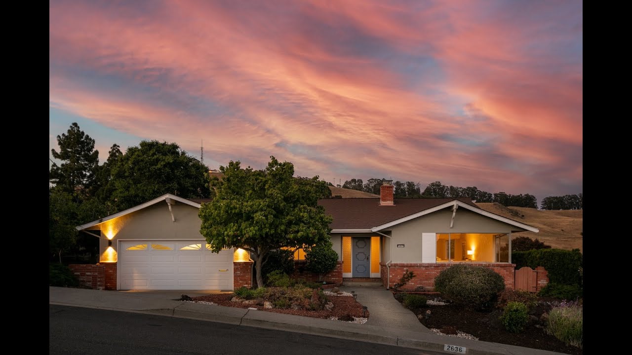 2636 Marineview: Bay-O-Vista with a View!