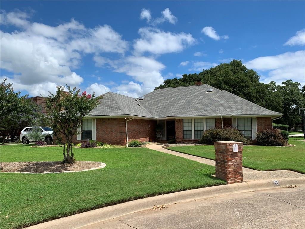 6 Riviera Court