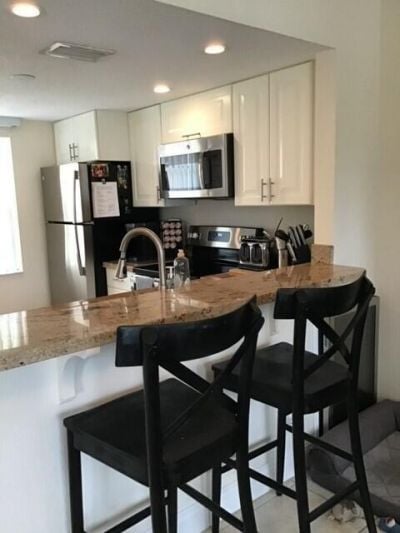 1040 Lake Shore Drive