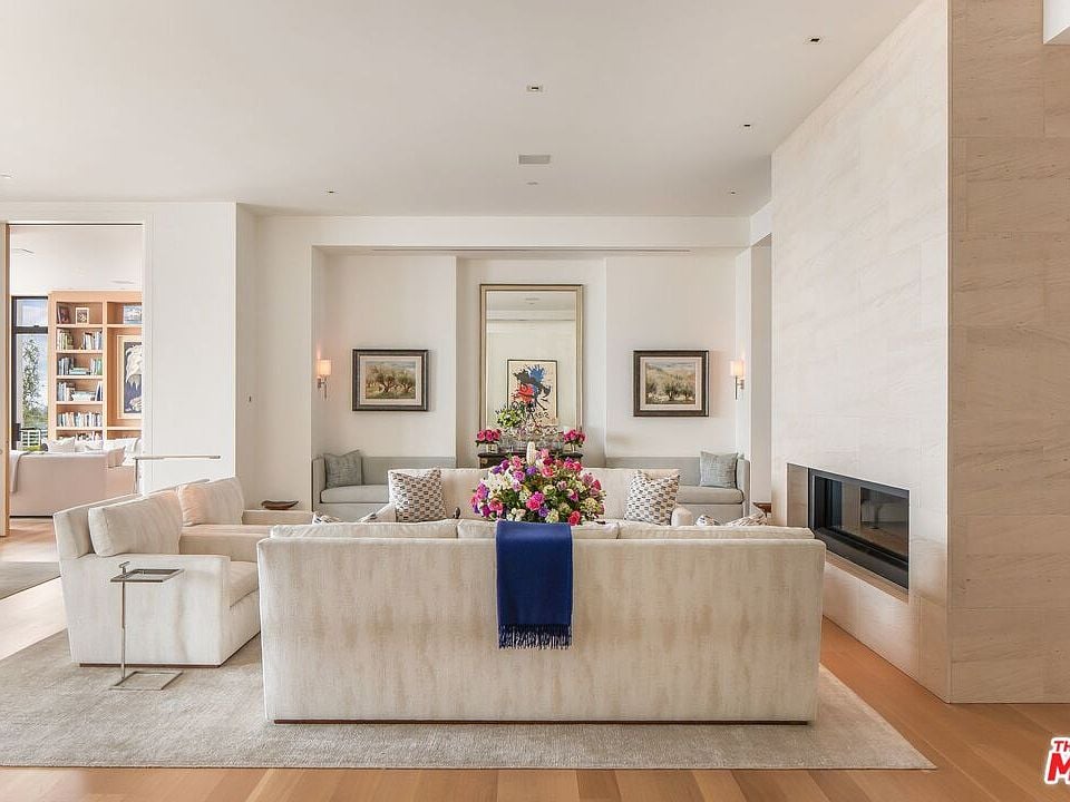 9966 Beverly Grove Dr