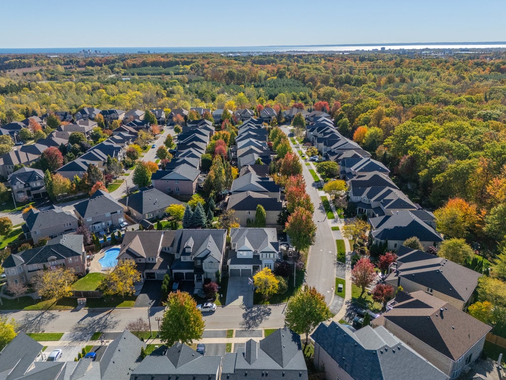 2151 Bingley Cres