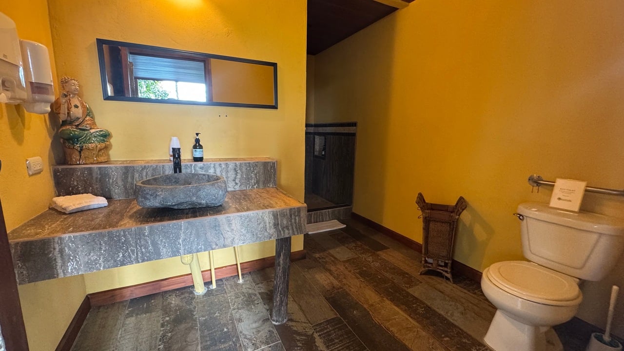 12 Room Hotel in Uvita with Ocean View Expansion Land