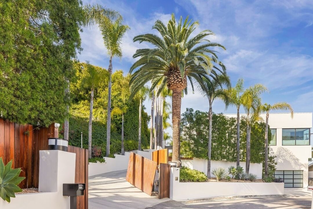 Monarch Crest, Sierra Mar Pl, 90069