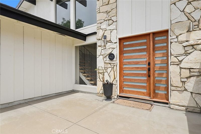421 Larry Ln