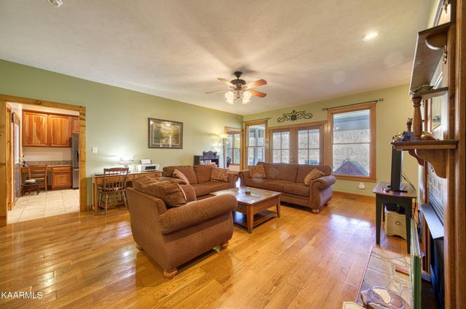 2926 Holston Shores Dr