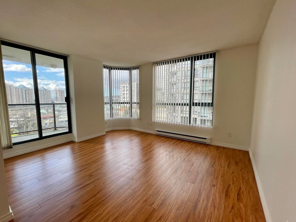 828 Agnes St, #605