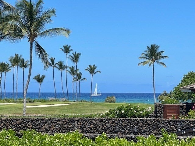 PAUAO BEACH MAUNA LANI BIG ISLAND