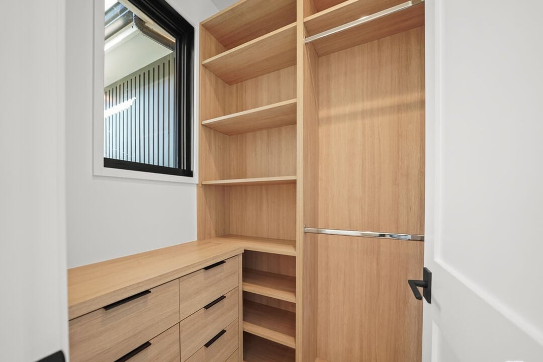 Fairmont Reserve, S Bundy Dr, 90049