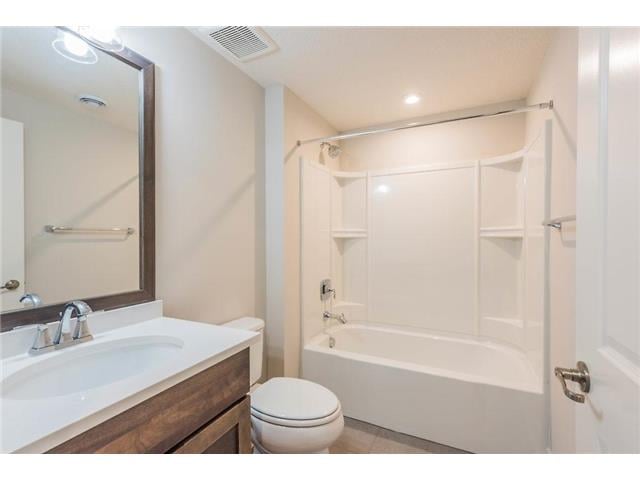 24540 Niblick Alcove, Shorewood