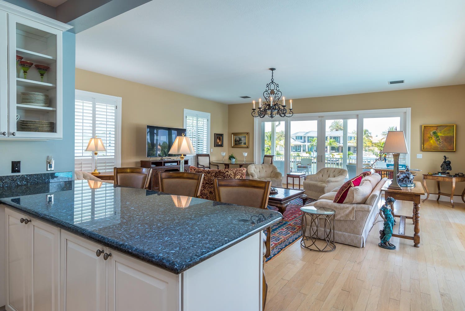 1329 Vista Dr