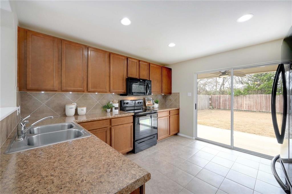 305 Moorhen Ln