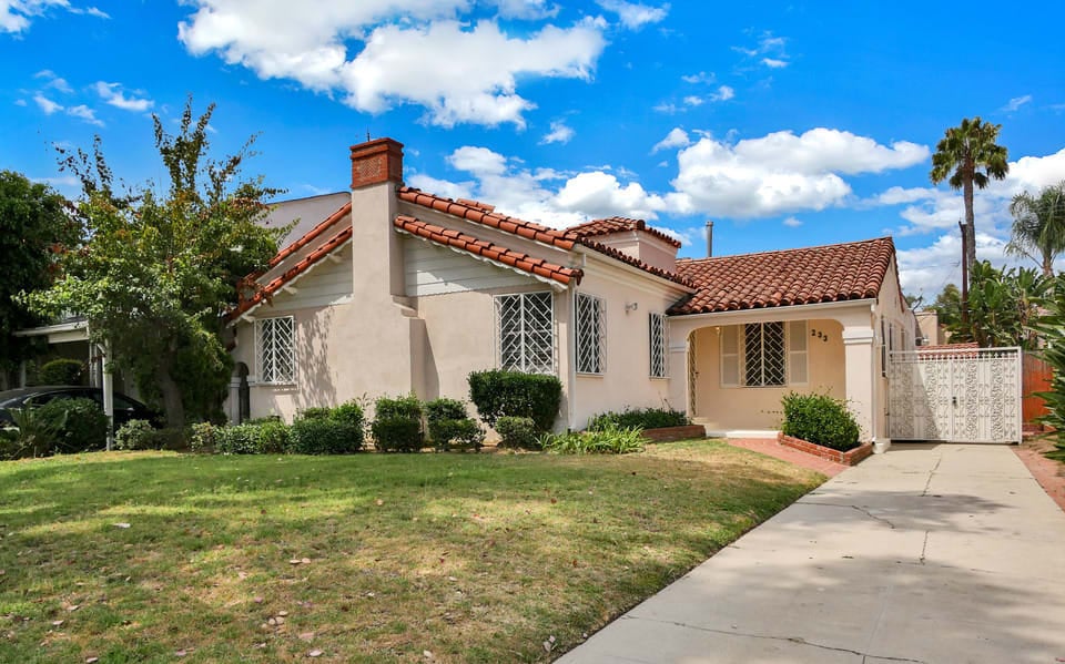 233 Alta Vista Blvd
