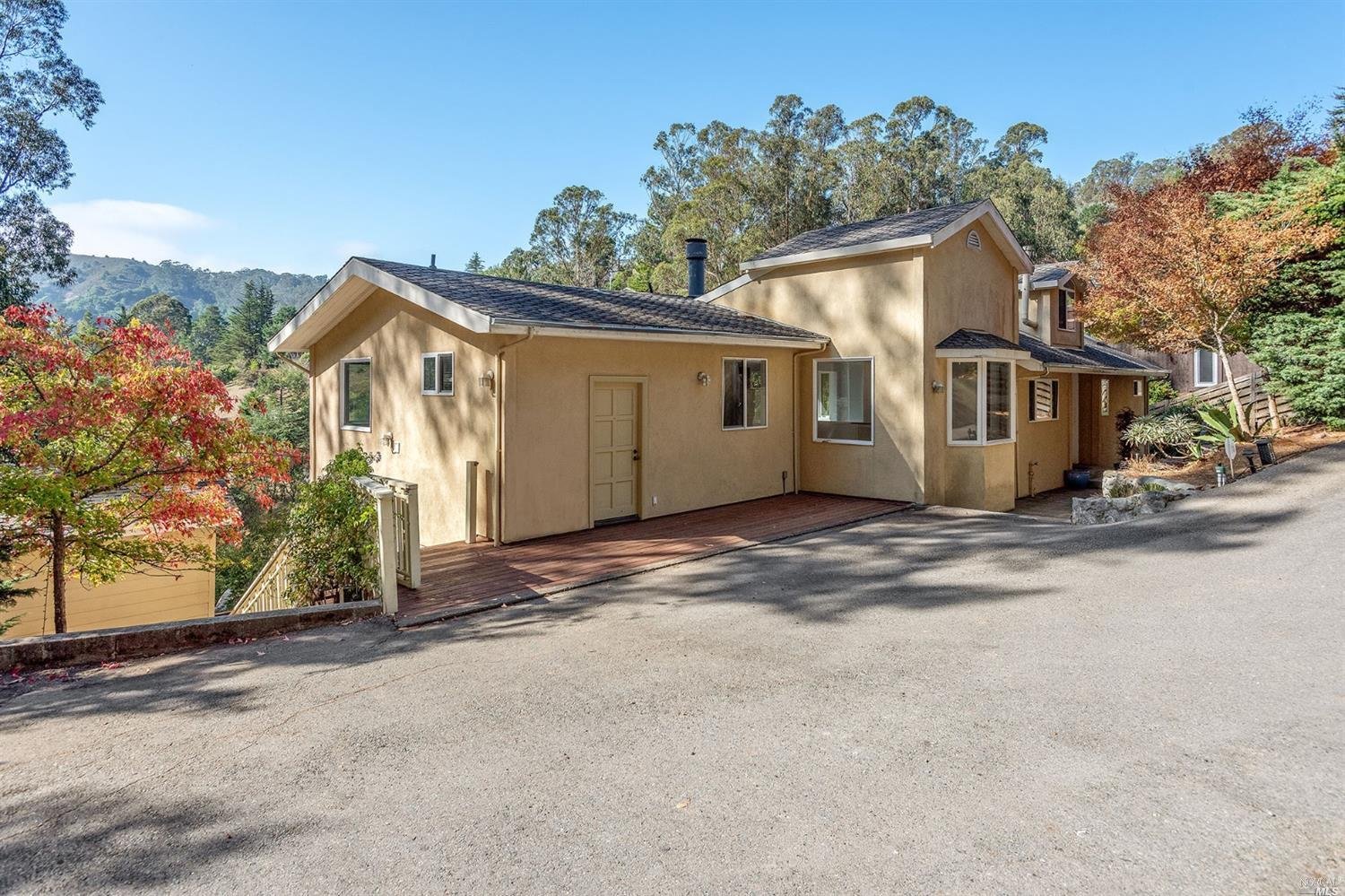 1030 Trillium Ln