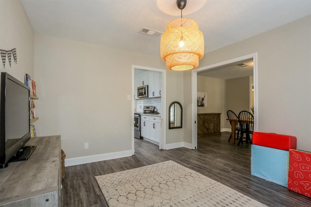 215 Acorn Tree Court