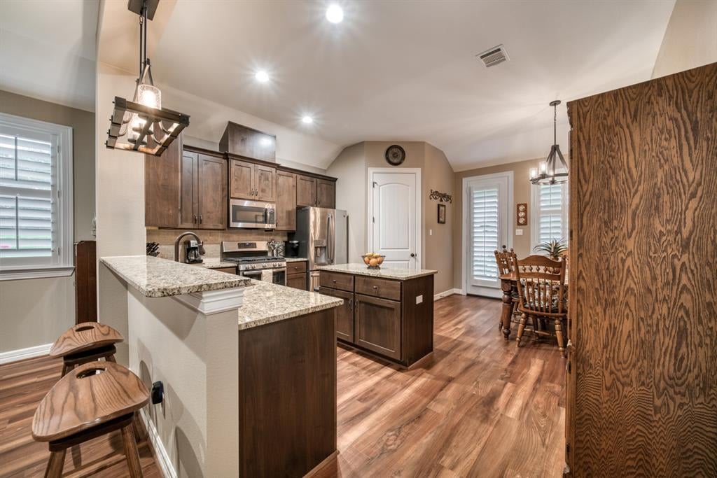 37 Briarwood Ln Bellville, Tx 77418