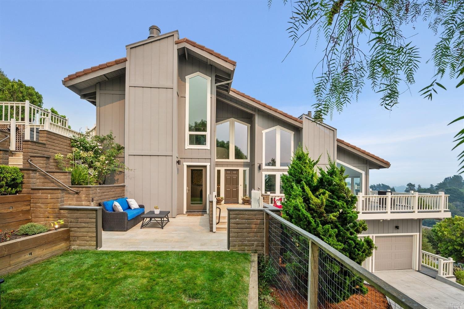 948 W California Ave