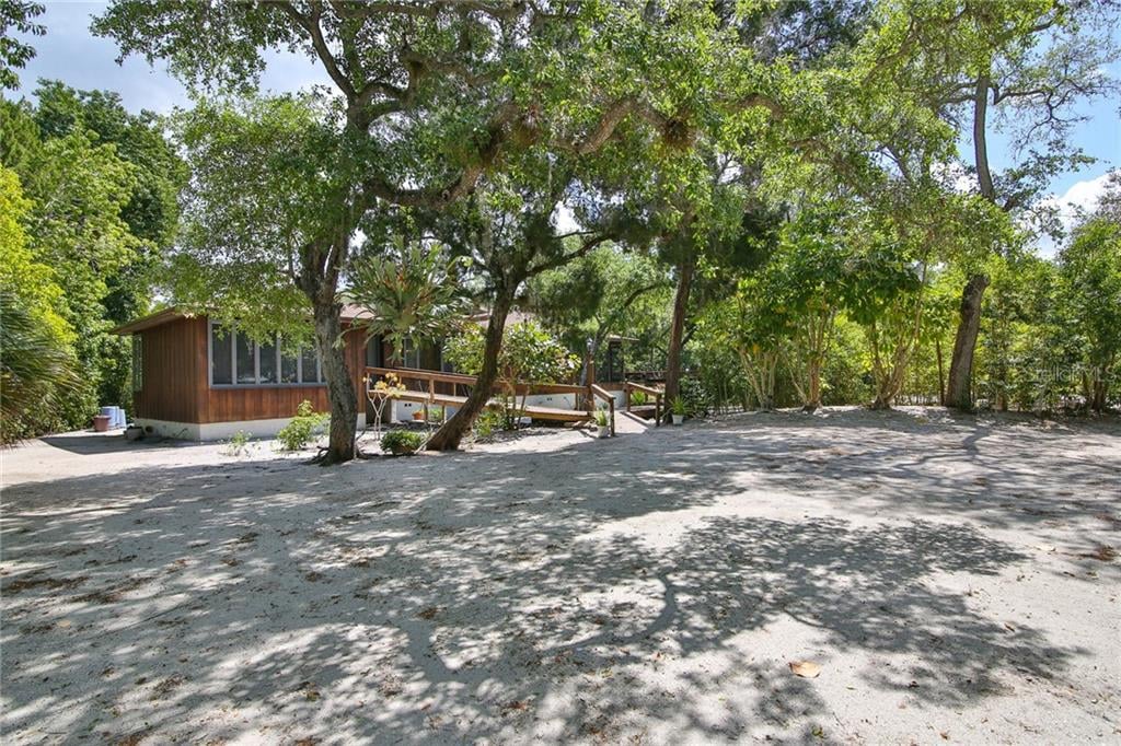 1311 Roberts Bay Ln