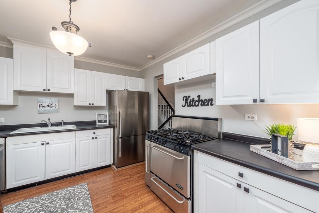 7418 Brookside Dr., Hanover Park, IL 60133