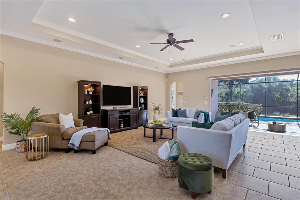 5211 Lake Overlook Ave, Bradenton, FL 34208