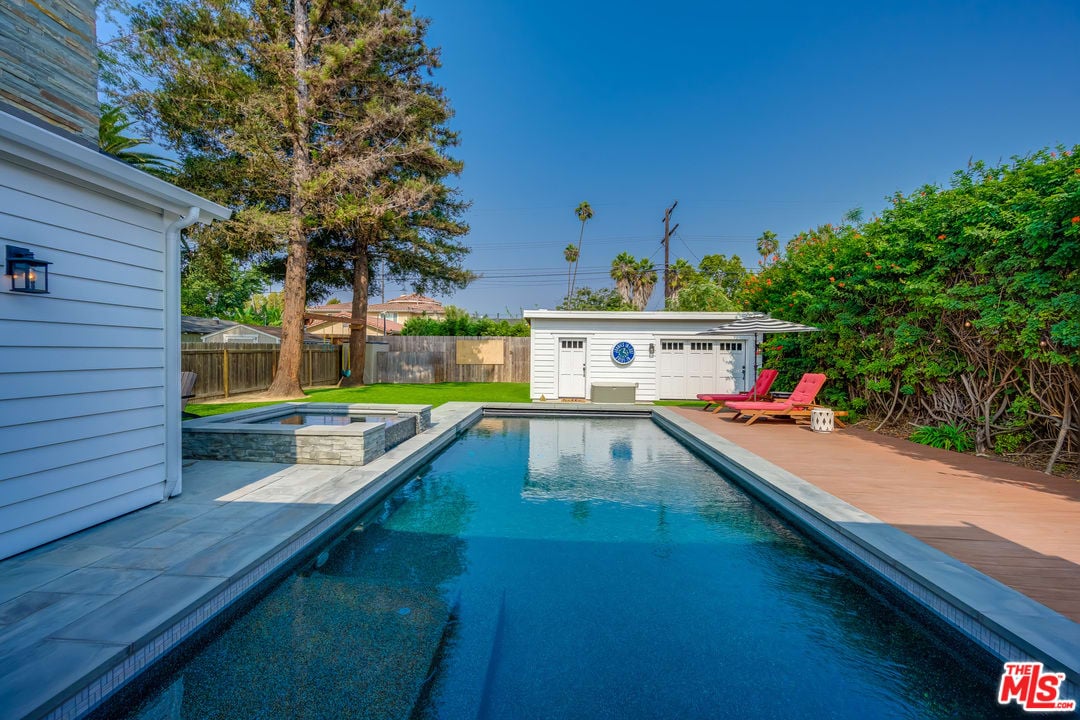 3752 Ocean View Ave, Los Angeles, CA 90066