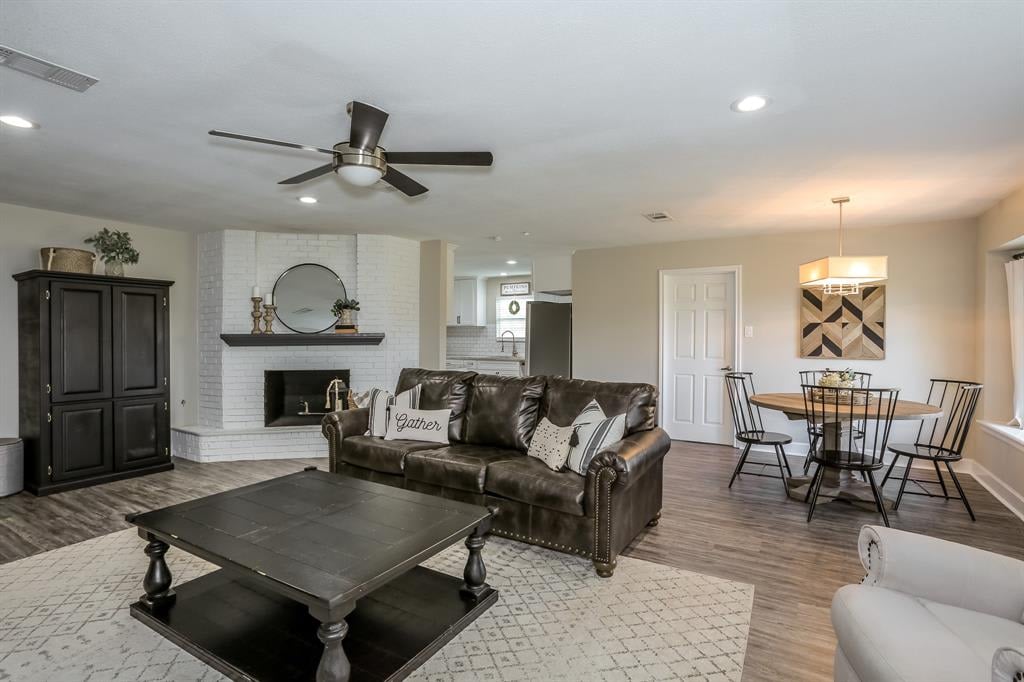 215 Acorn Tree Court