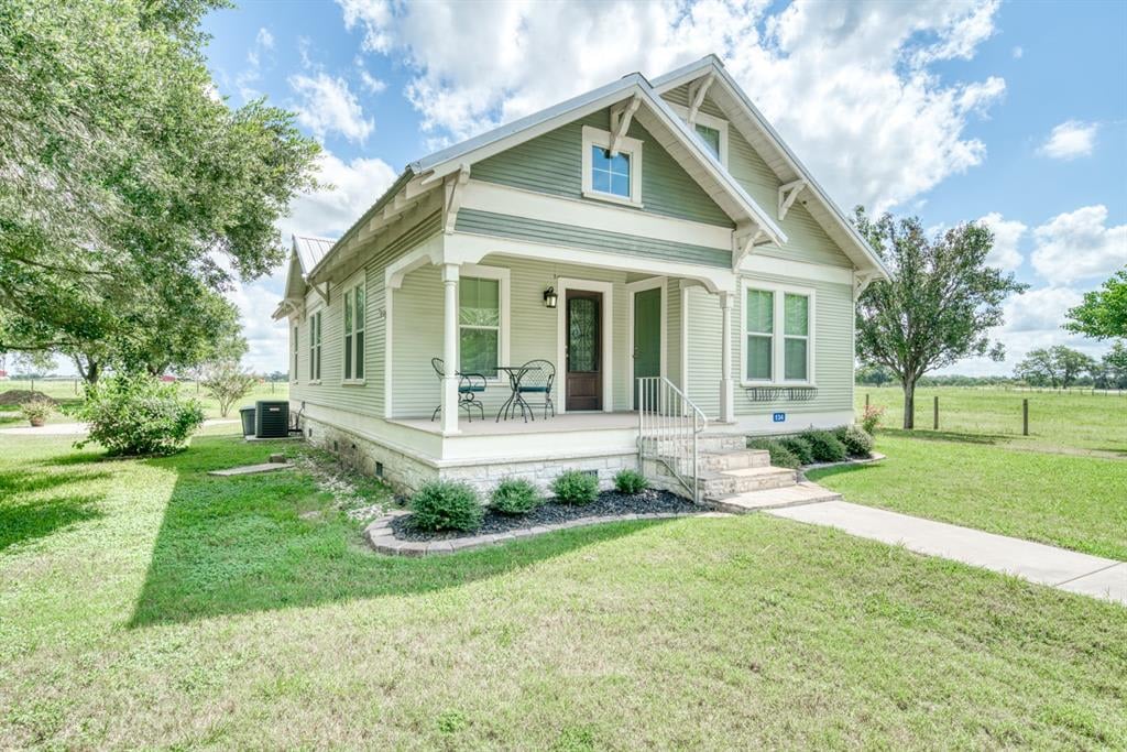 134 Houston St New Ulm, Tx 78950