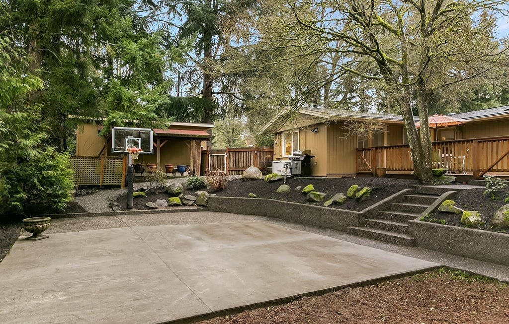 4233 83rd Ave SE