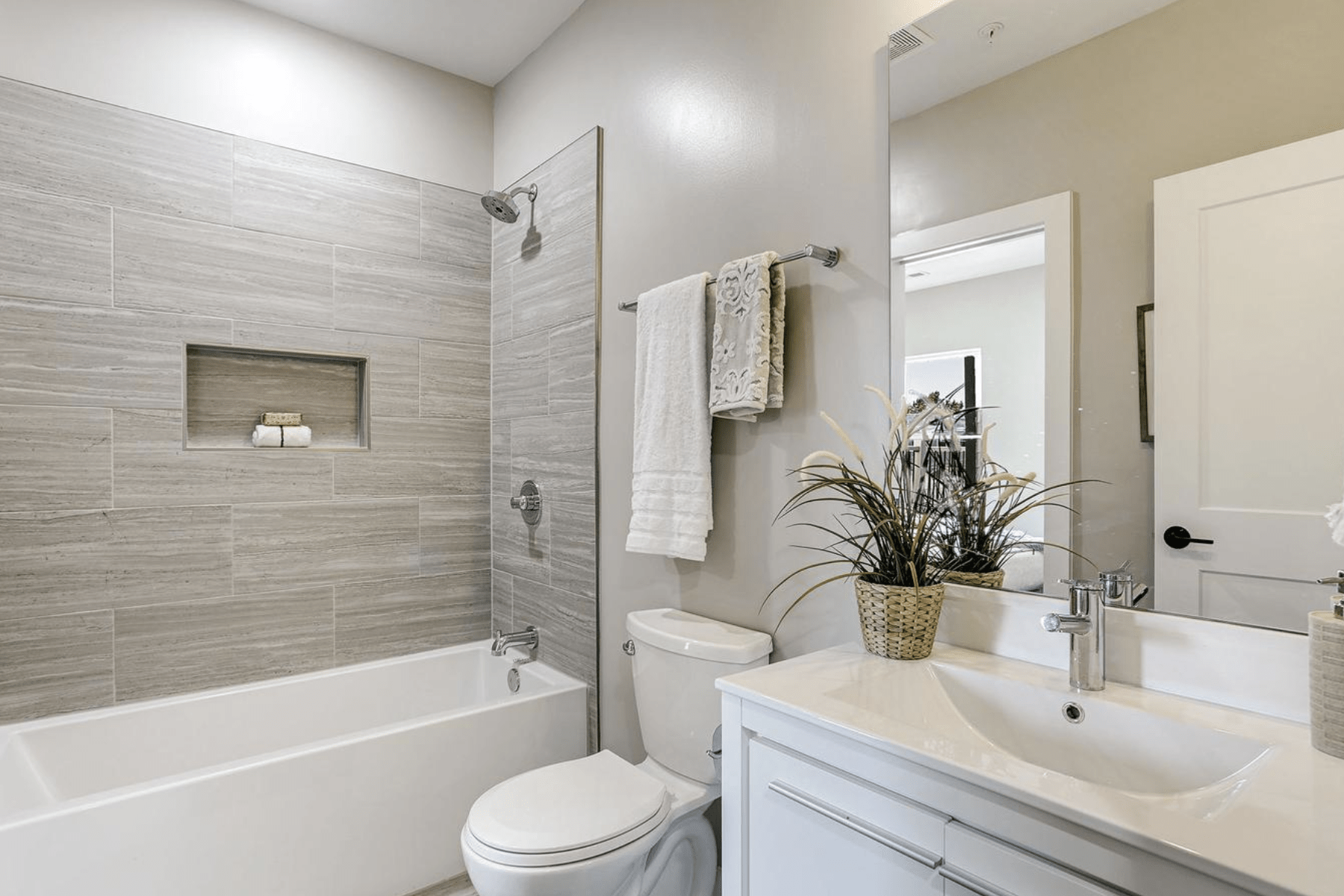 1206 Longfellow St NW #2