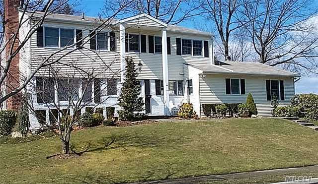 6 Hilltop Ln, Oyster Bay