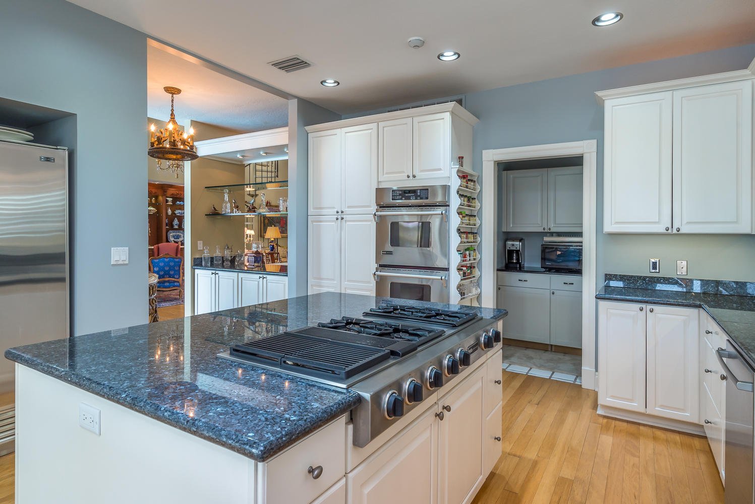 1329 Vista Dr