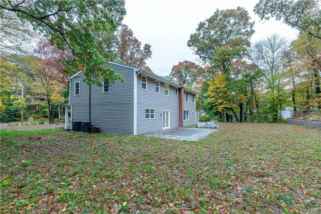380 Woodbury Rd, Woodbury