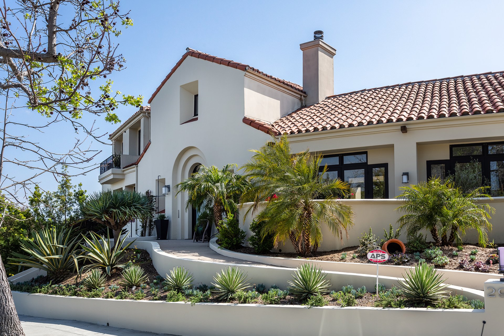 2943 Club Dr, Cheviot Hills