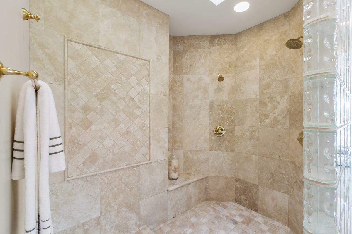 5255 Raven Hill Point