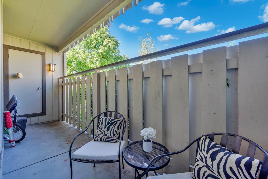 1467 Alma Loop