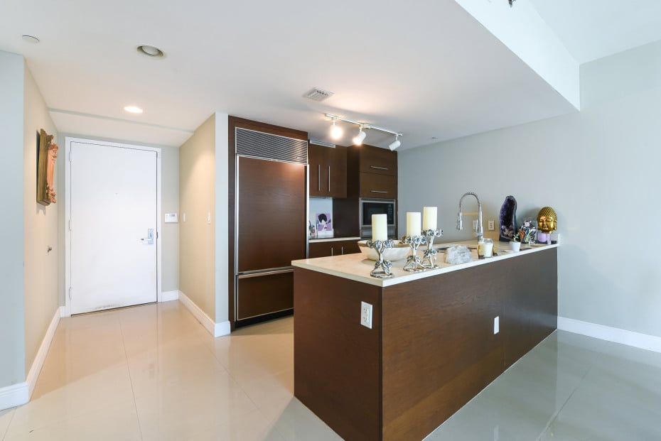 475 Brickell Ave #612