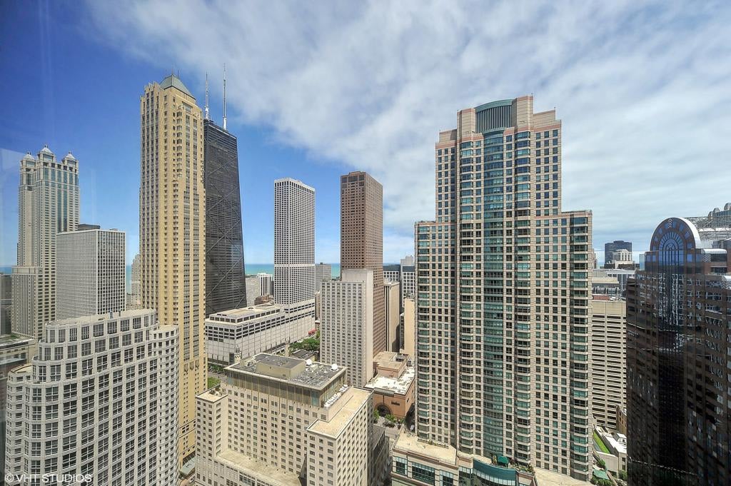 30 E Huron Unit 4609