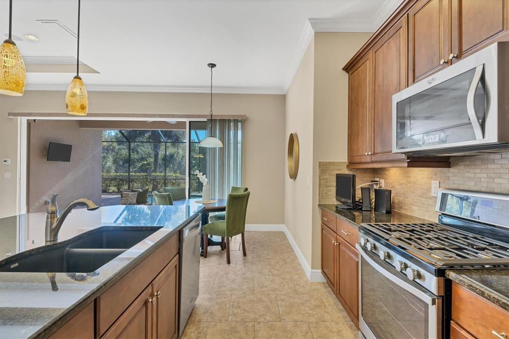 5211 Lake Overlook Ave, Bradenton, FL 34208