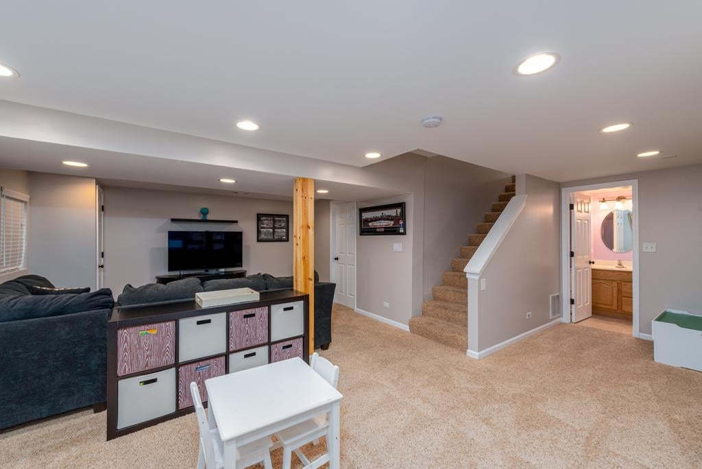 9 Horseshoe Ct