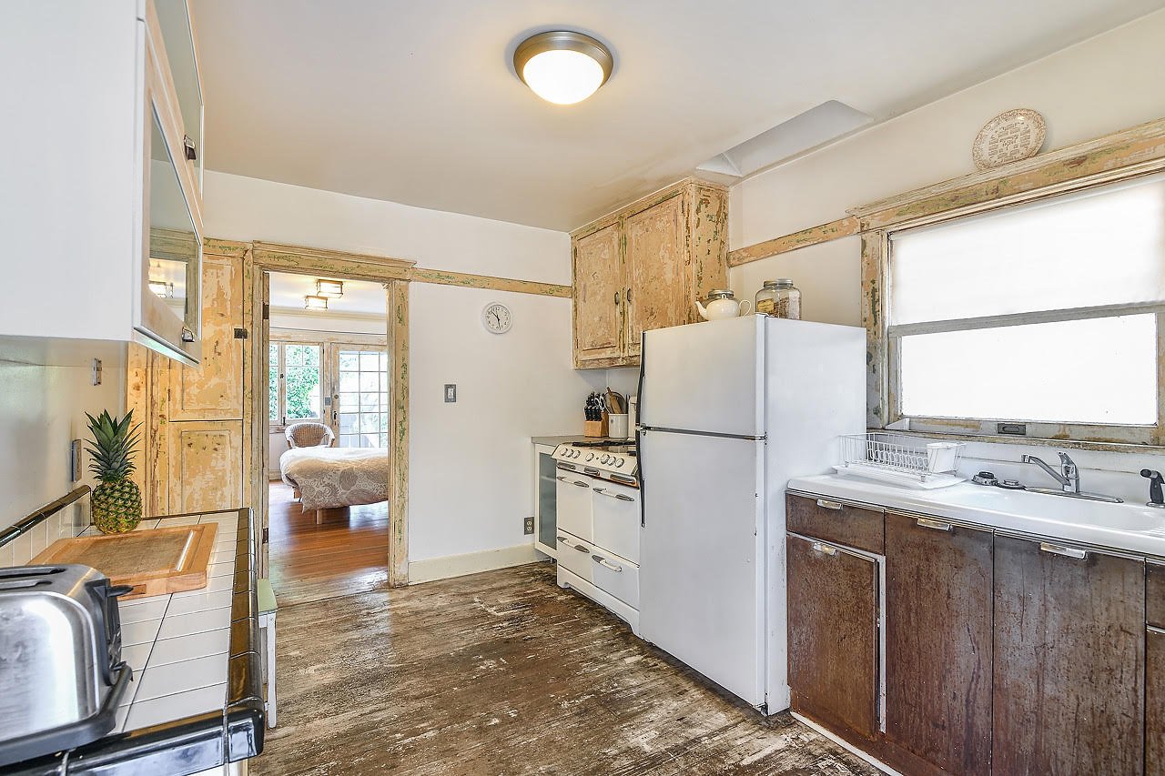 901 N Orange Grv