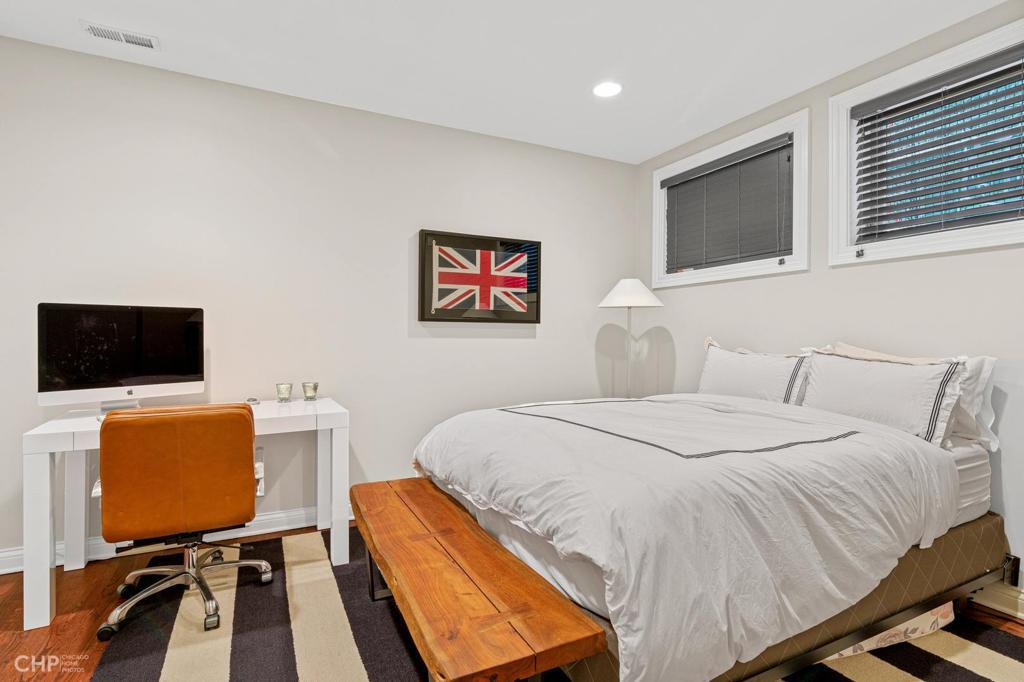 606 Bucktown Home: 2116 W. Churchill 