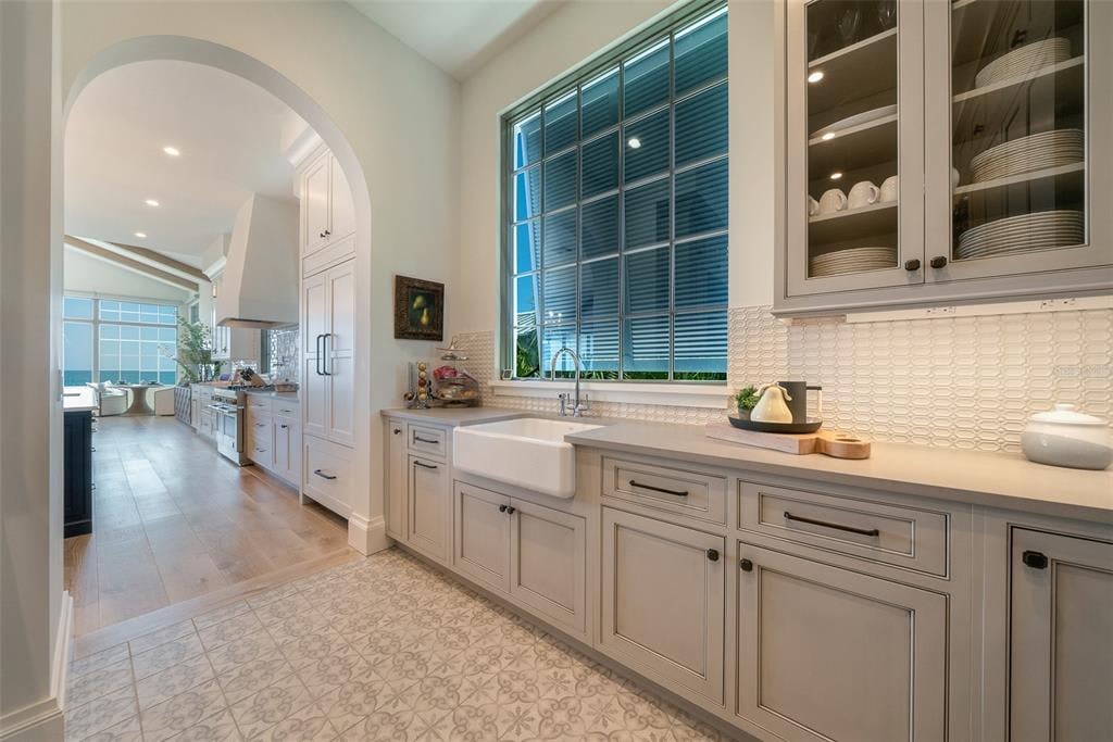 100 Beach Ave, Anna Maria