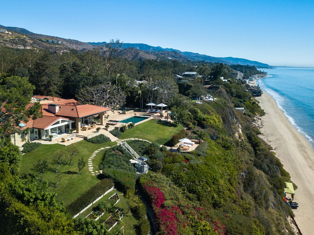 WSJ: After $100 Million Malibu Purchase, WhatsApp Co-Founder Jan Koum Pays $87 Million for the Home Next Door